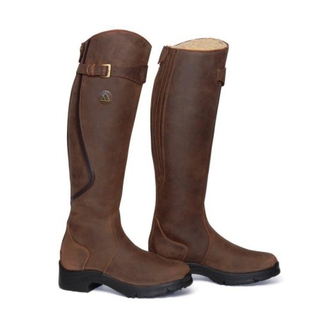 bottes marron snowy river mountain horse
